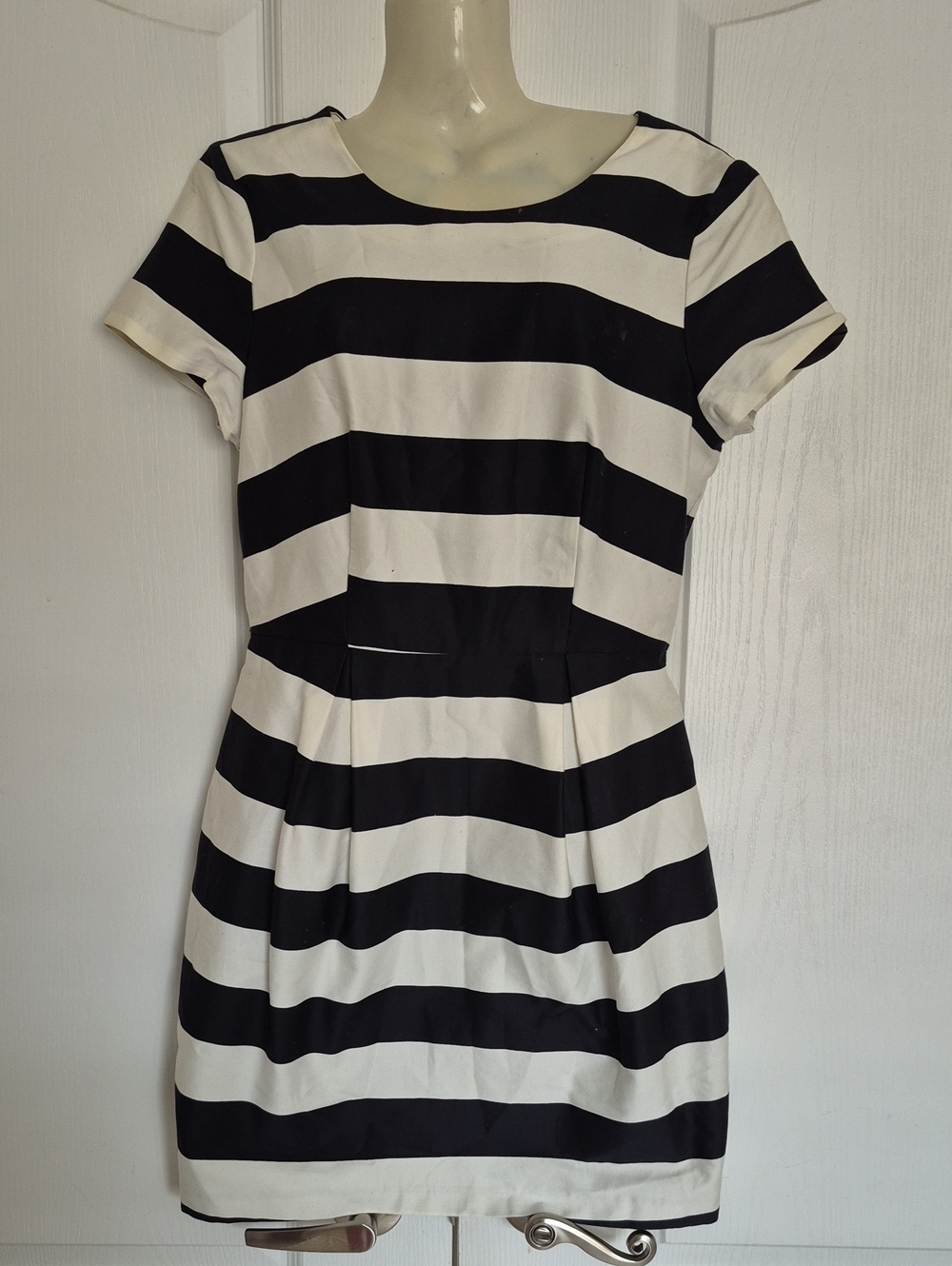 H&M Black and White Horizontal Stripe Short Sleeve Dress